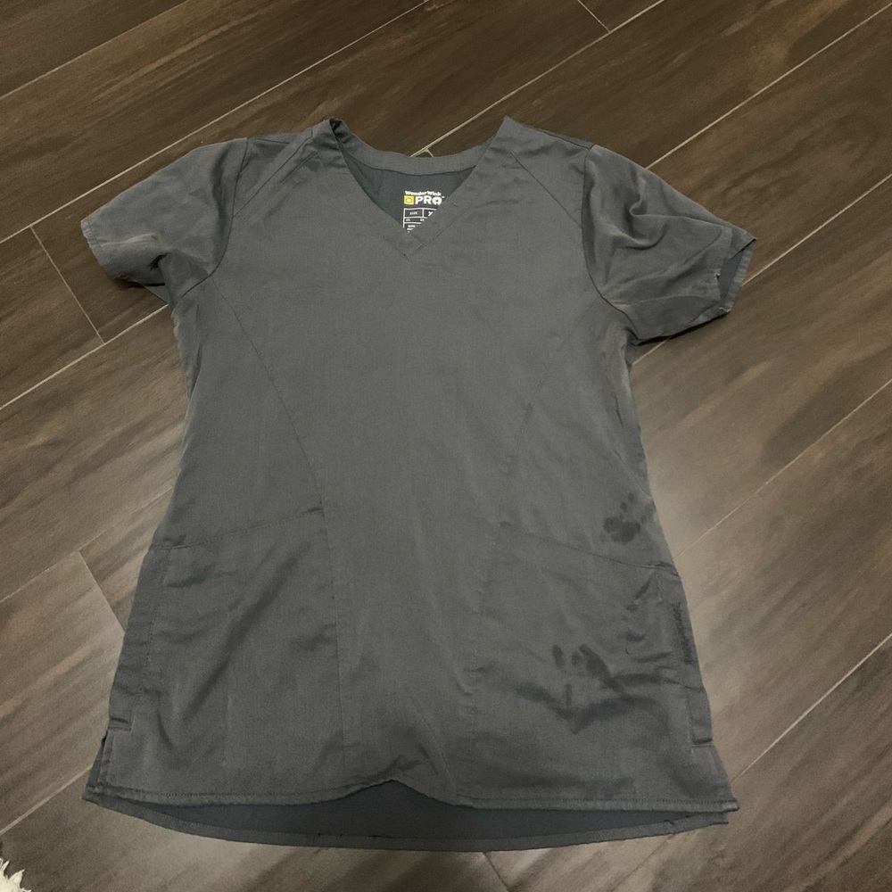 Size XS gray WonderWink scrub set